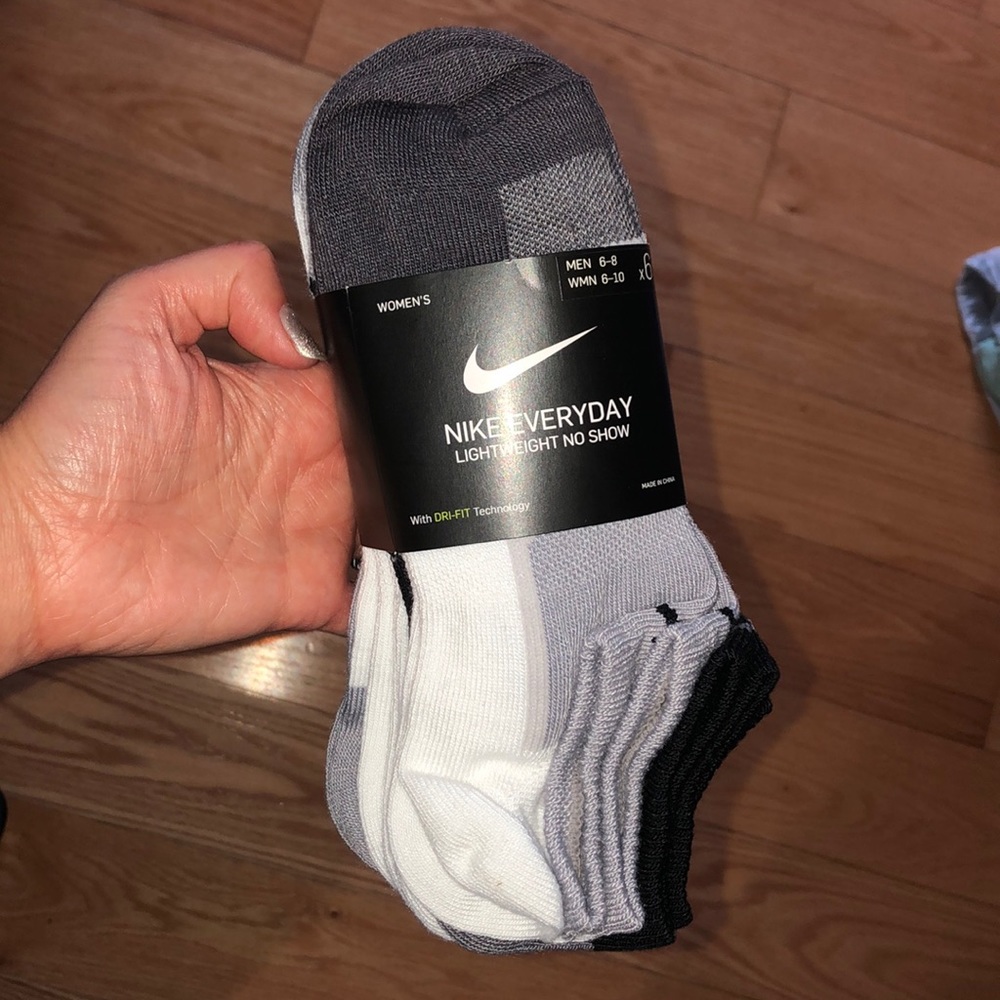 Nike no show socks